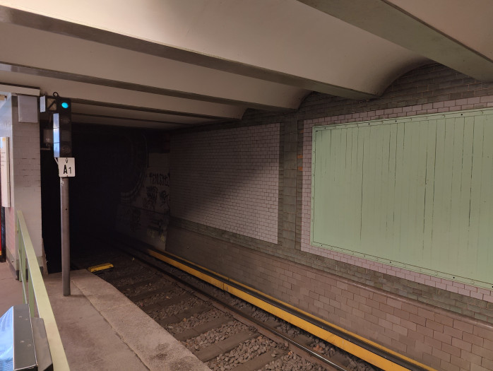 Bei Aufnahmen mit Mischlicht kommt der Weißabgleich des Oneplus 10 Pro auch mal durcheinander. (Bild: Tobias Költzsch/Golem.de)